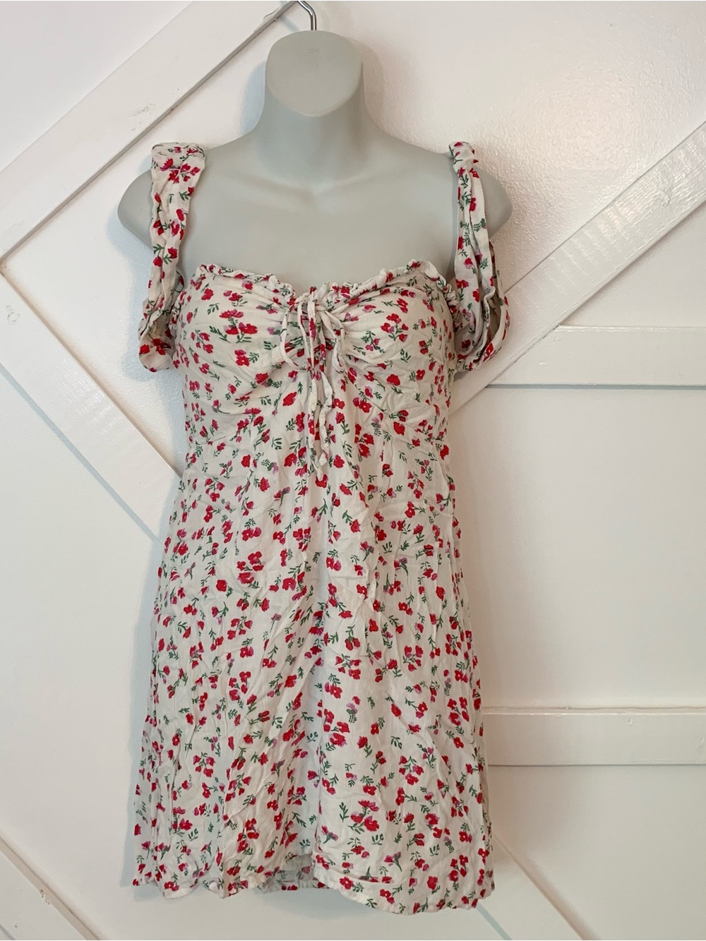 MINKPINK Burma Bloom Floral Print Off Shoulder Sweetheart Mini Dress White Small - Picture 2 of 9
